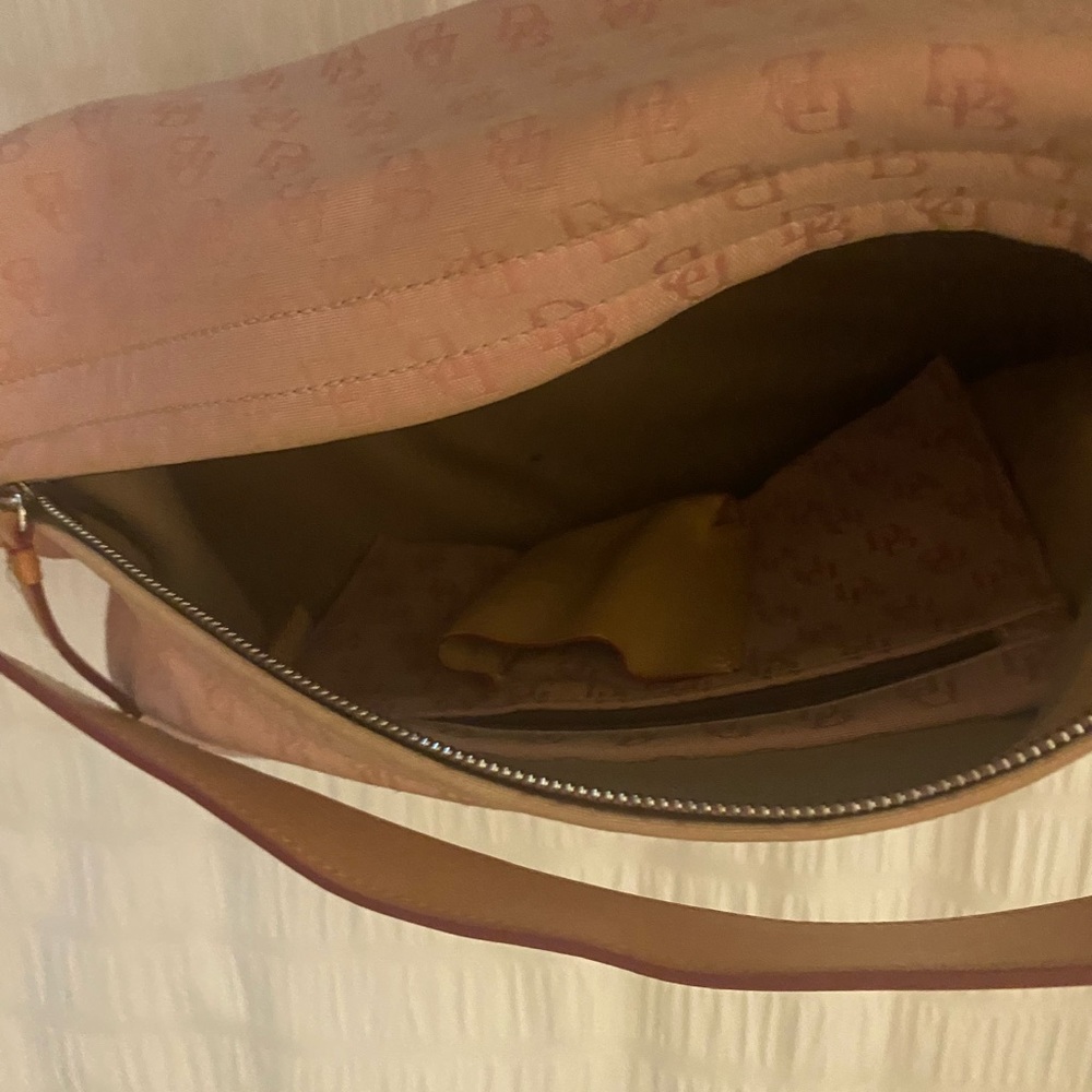 Dooney and Bourke purse, great condition